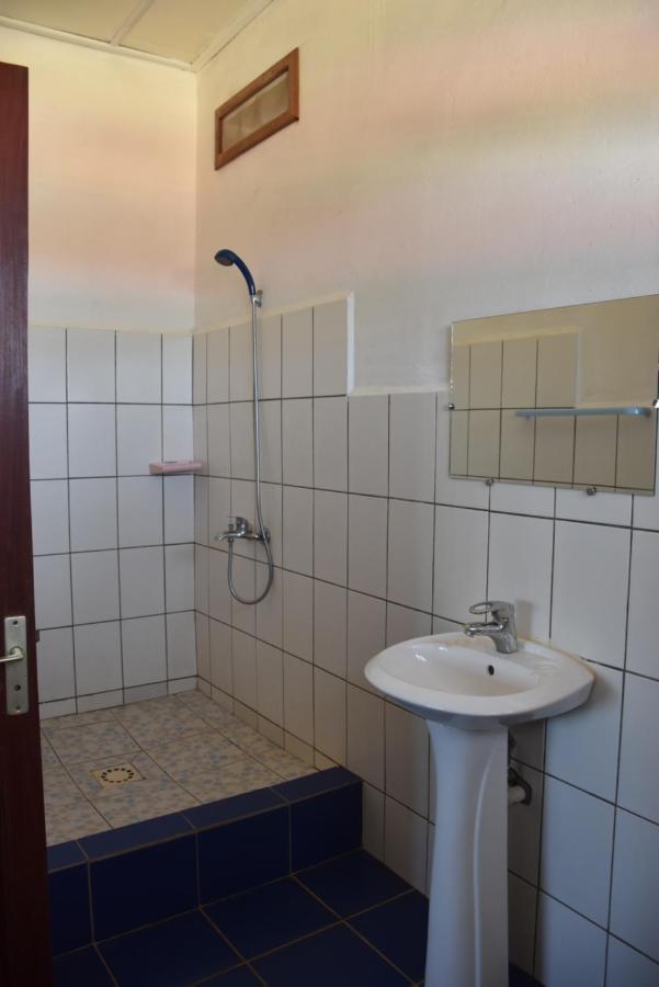 Centre Lucien Botovasoa Bed & Breakfast Antsiranana ภายนอก รูปภาพ