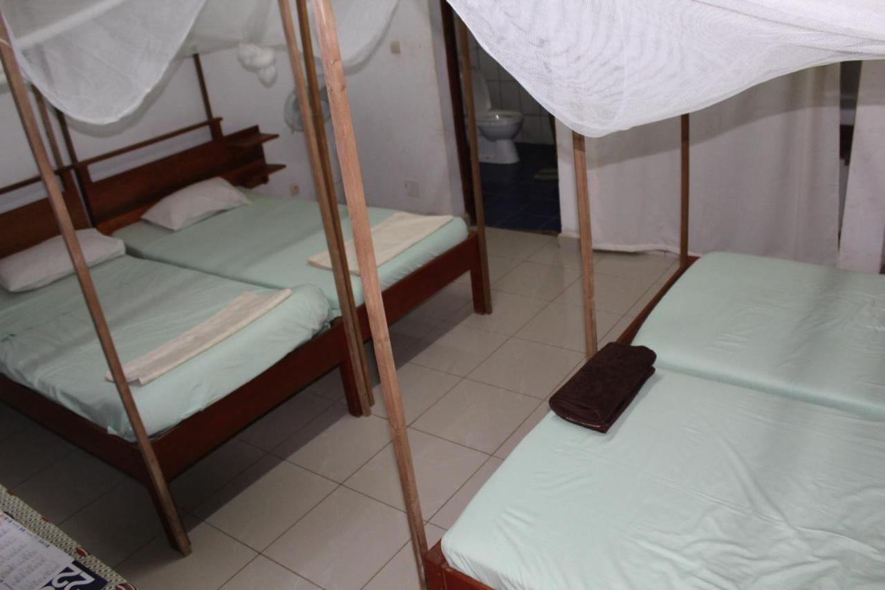 Centre Lucien Botovasoa Bed & Breakfast Antsiranana ภายนอก รูปภาพ