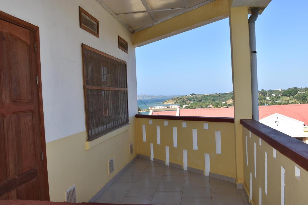 Centre Lucien Botovasoa Bed & Breakfast Antsiranana ภายนอก รูปภาพ