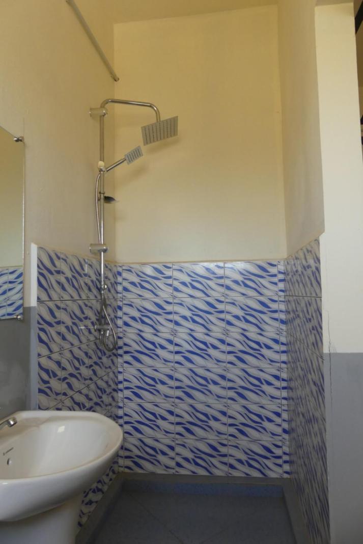 Centre Lucien Botovasoa Bed & Breakfast Antsiranana ภายนอก รูปภาพ
