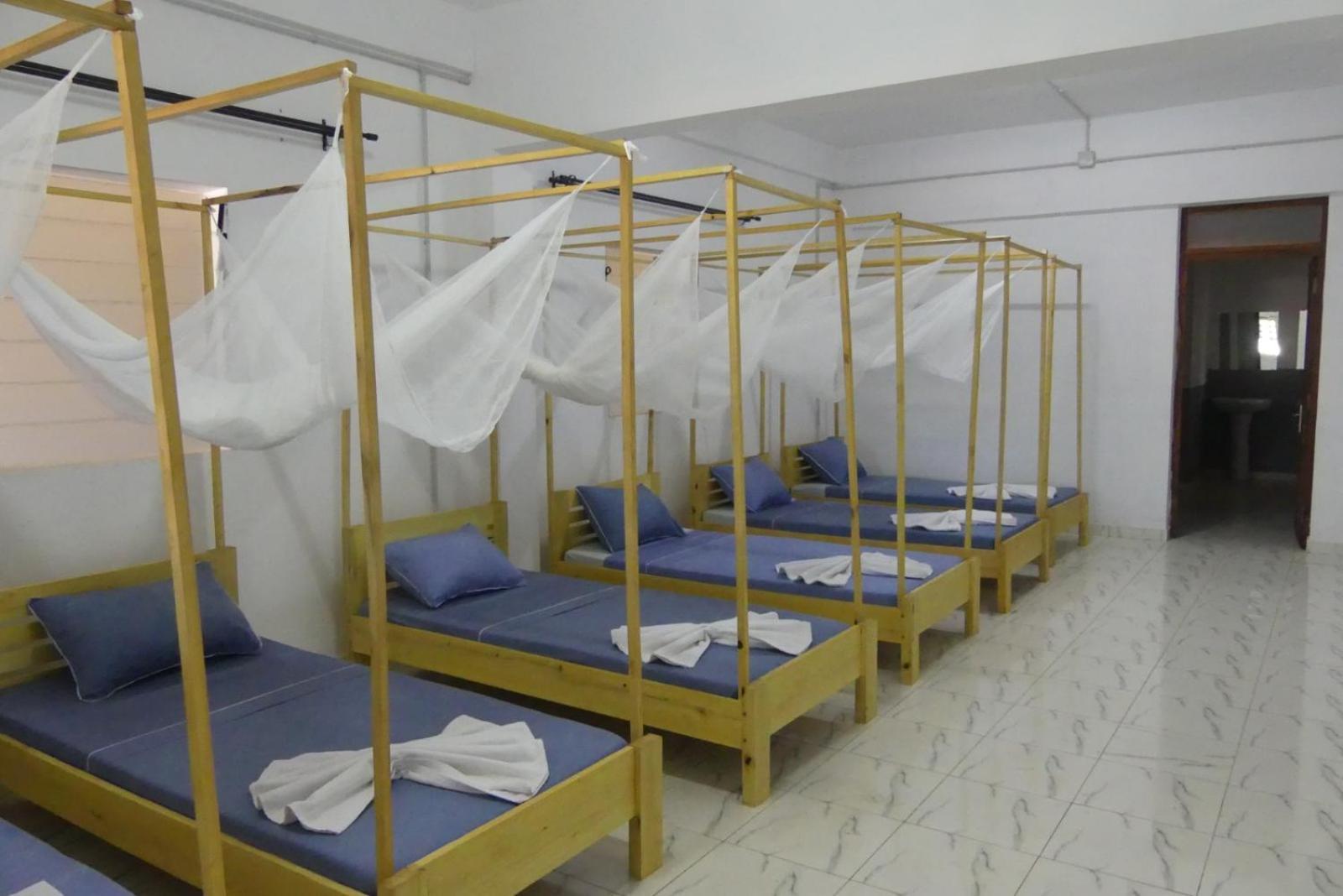 Centre Lucien Botovasoa Bed & Breakfast Antsiranana ภายนอก รูปภาพ